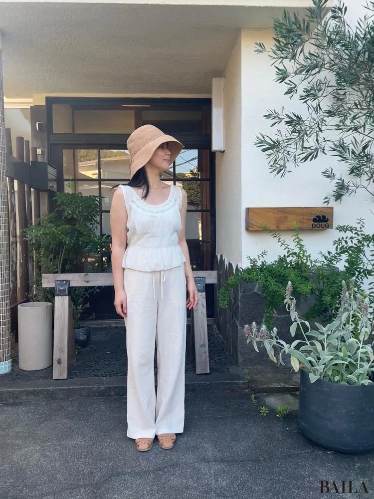 【大人女子必読】夏の帽子・キャップコーデ19選! 紫外線対策、リゾート、旅行など着こなしにアクティブ感が出るハットが使いやすい!_18