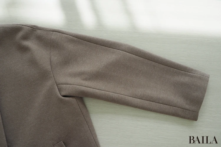 青山商事　スーツスクエア　CHANTOWA ウールライクノーカラーコート　￥21890　ブラウン　サイズ38　腕のシルエット