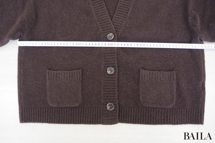 身幅：約59cm　身長162cm ユニクロ スフレヤーンショートカーディガン ダークブラウン Mサイズ 正面