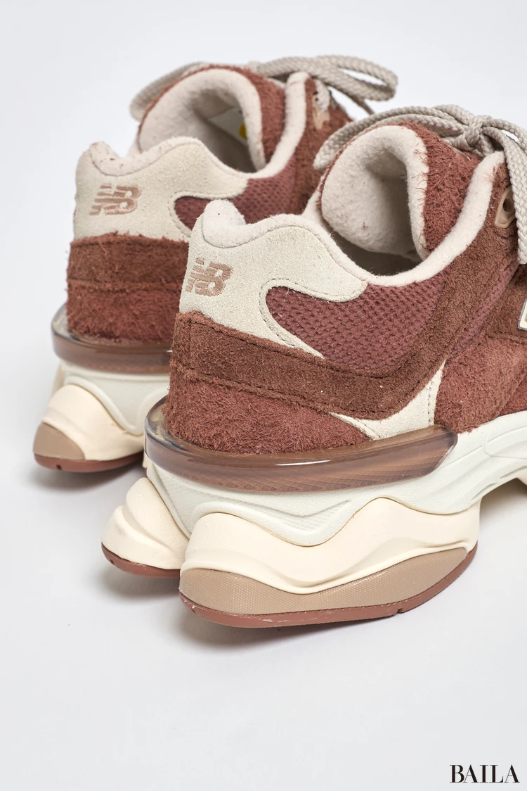 ニューバランスのスニーカー 休日コーデ U9060