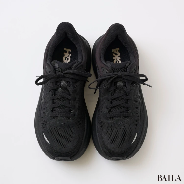 HOKAのスニーカー 黒スニーカー ボンダイ9