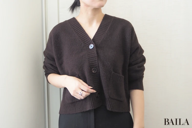 身長162cm ユニクロ スフレヤーンショートカーディガン ダークブラウン Mサイズ 正面