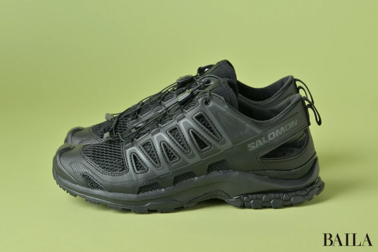 サロモン　XA PRO 3D AMPHIB　サイドから見た様子