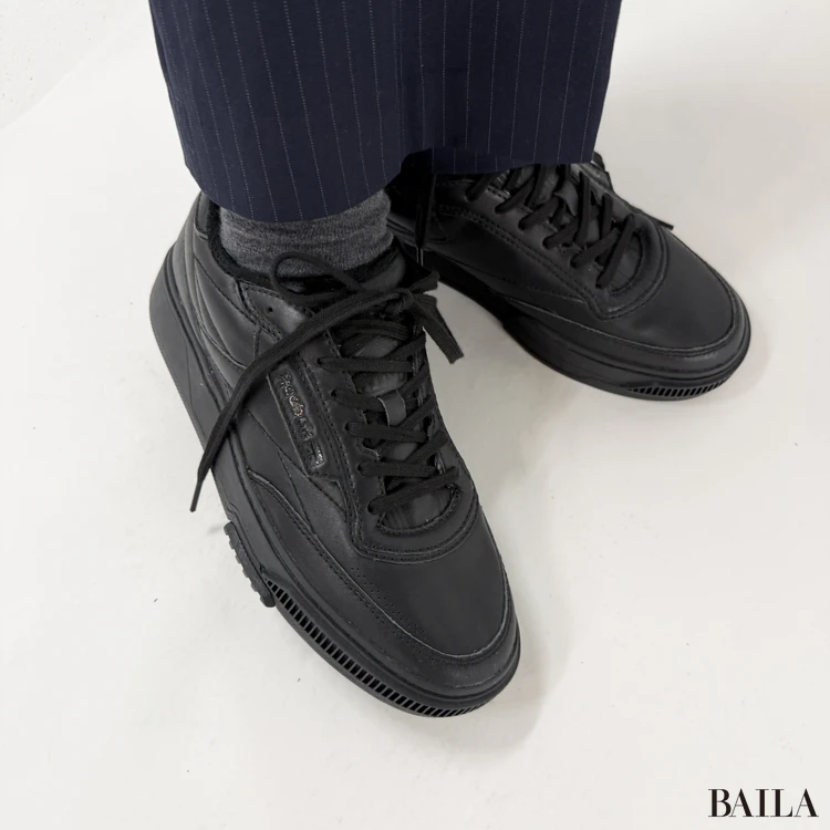 リーボック　厚底スニーカー　着用画像