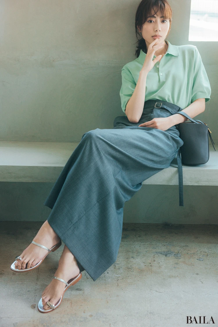 【LIME GREEN×GRAY】トップス以外はワントーン。色数は少なくするのが大人流