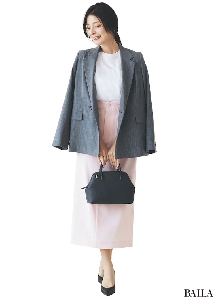 グレージャケットコーデ