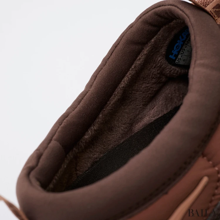 HOKAのスニーカー　歩きやすい　ORAPRIMO