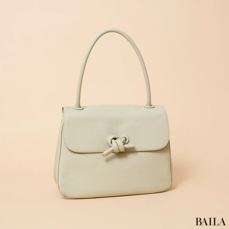 VASIC（ヴァジック）　CAST MINI　￥59400