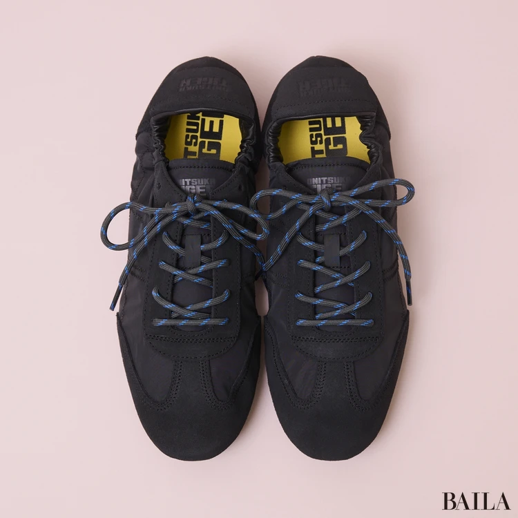 オニツカタイガーのスニーカー　休日スニーカー　PLABALA