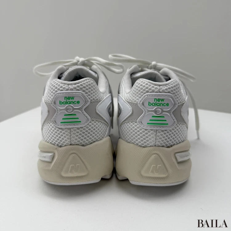 [ほぼ新品] <New Balance>ML725CF ホワイトスニーカー New Balance ニューバランス スニーカー ML725CF WHITE SILVER