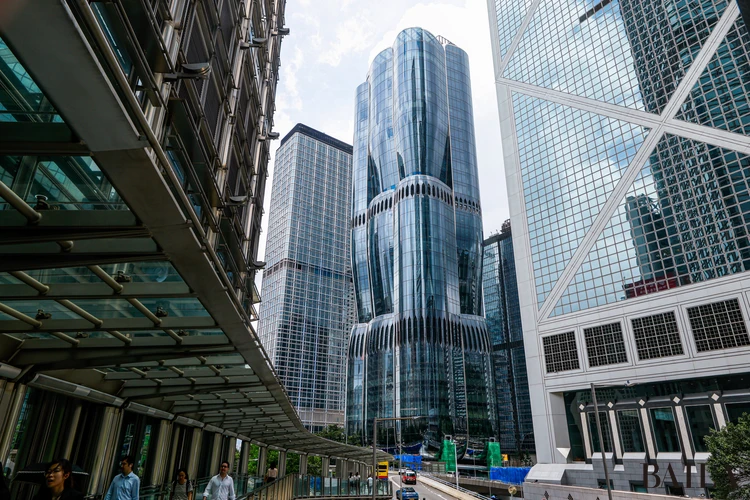 ザハ・ハディド 香港 ビル