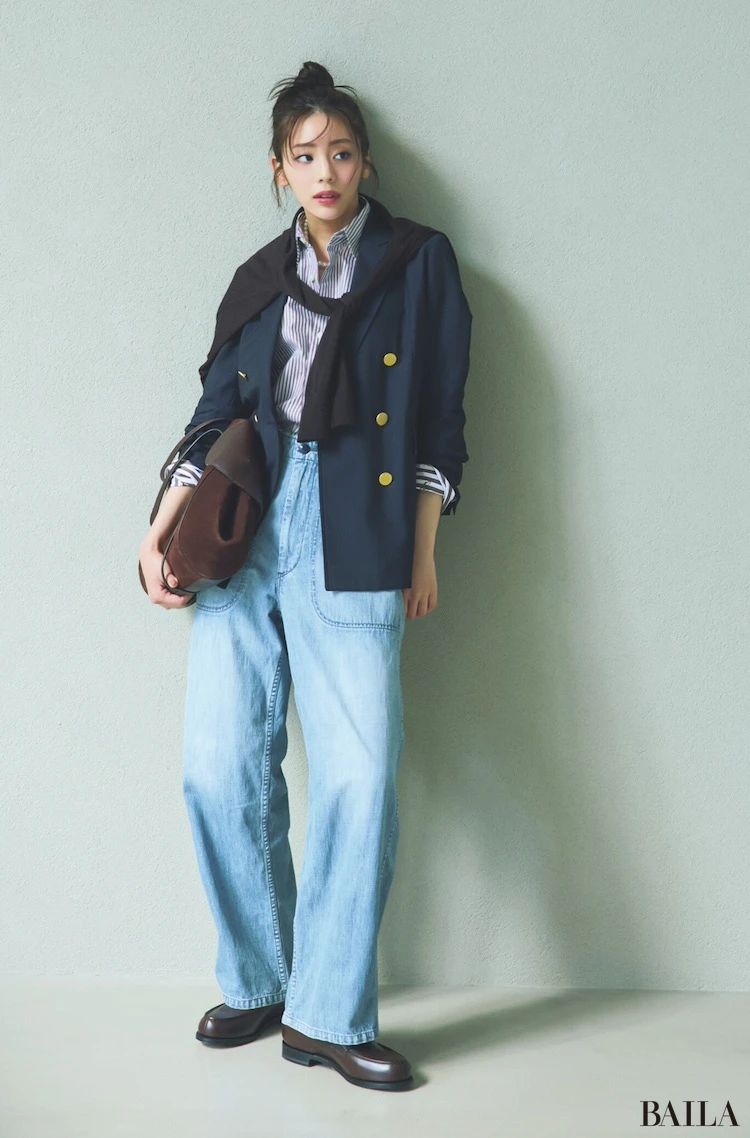 シャープな魅力を引き立てるこだわりの襟もポイント