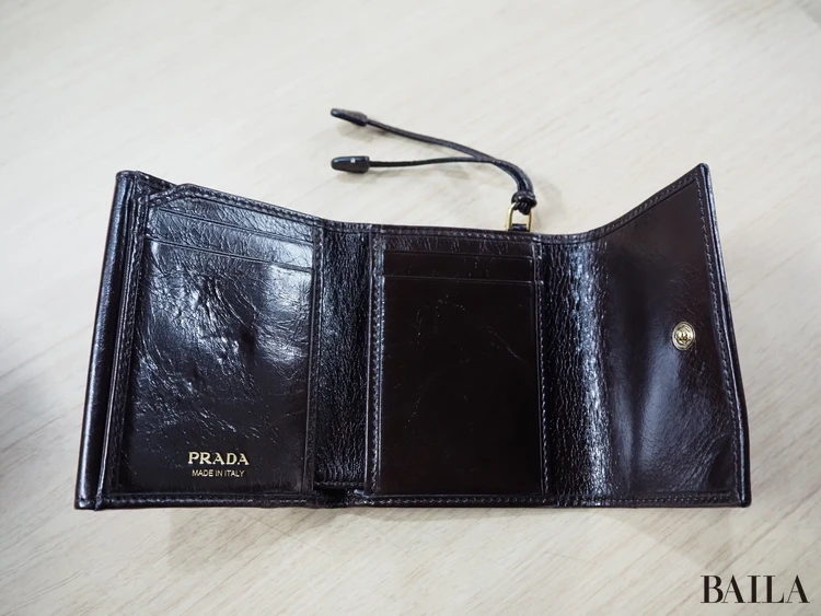 ※m※PRADA✴︎折りたたみ ミニ財布 PRADA（プラダ）』の三つ折りミニ財布が”可愛い×使える“で大正解
