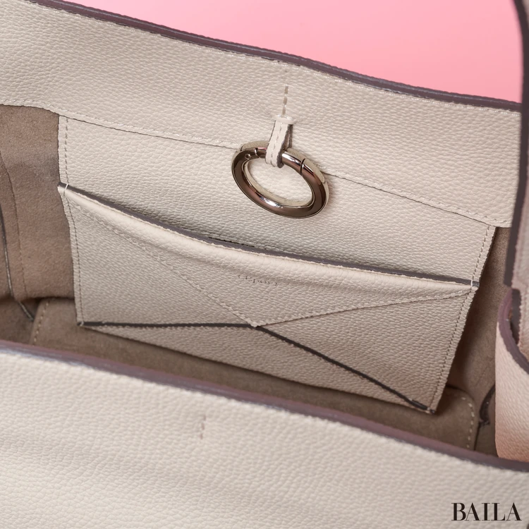 エポイ リツティー ワンショルダーバッグ メインスペース オープンポケット