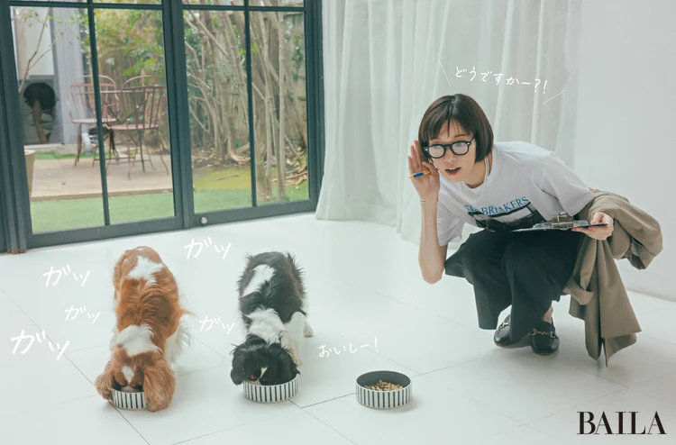 【佐藤栞里、3本のテックパンツ着回し】上司や同僚が犬になっちゃった!? 動きやすさ抜群のパンツで乗り切る4日間