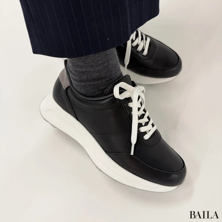 銀座かねまつ　ハンズフリースニーカー　着用画像