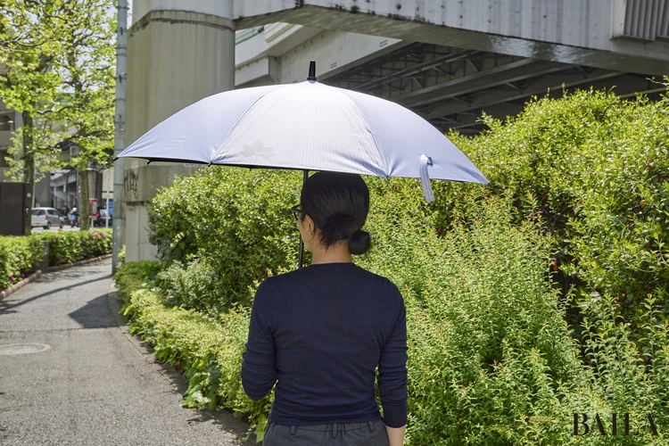 親骨60cm＆直径約100cmの大きめサイズなのに、風に強い設計