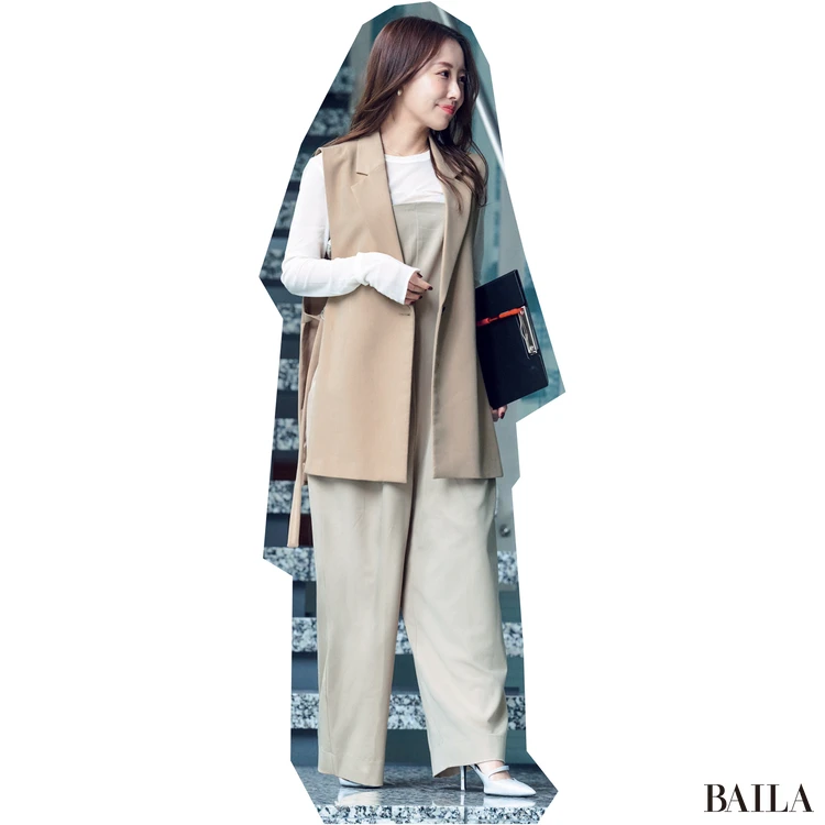 淡色ジャケット＆ジレで優しげに！【バイラ世代のリアル登壇服レポ 】_12