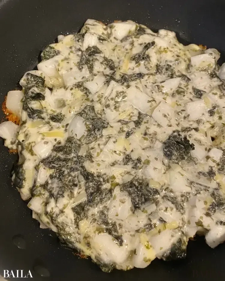 新玉ねぎと海苔のチーズ入りチヂミ 調理中