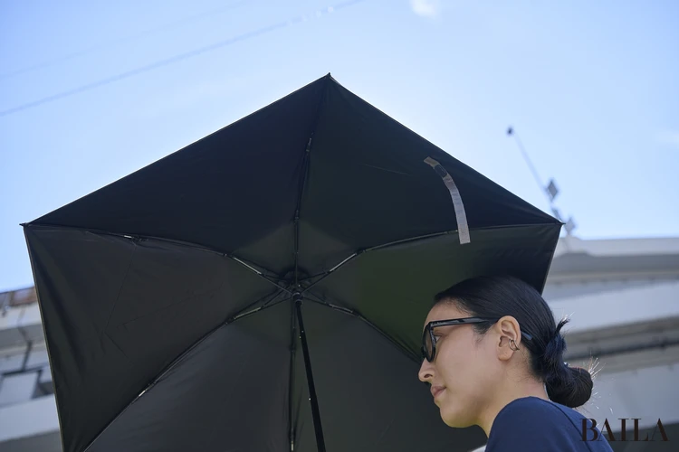 モンベルの日傘　遮熱効果あり！強い日差しでも快適に使える設計