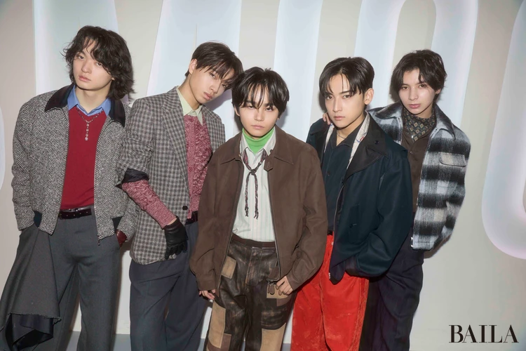 「STARGLOW」の5人