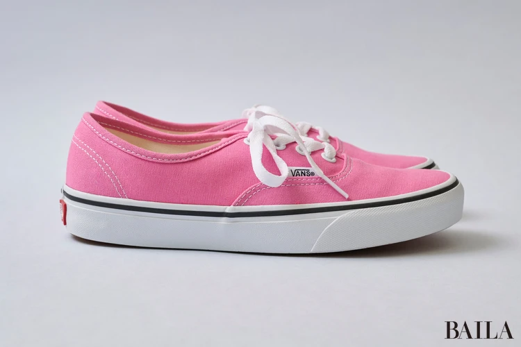 VANSのスニーカー　オーセンティック　カラーセオリー