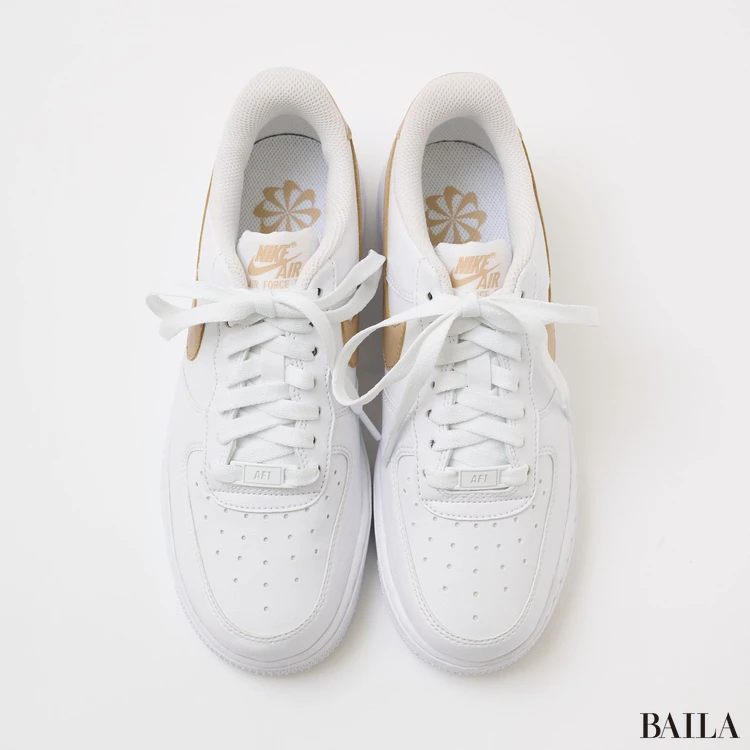 ナイキのスニーカー　白スニーカー　エアフォース1