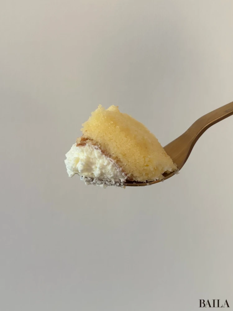 ローソン プレミアムロールケーキ アップ