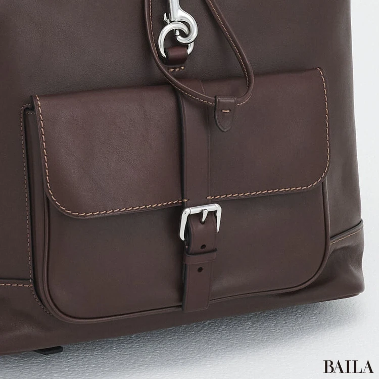 コーチ　リュック　外側のポケット