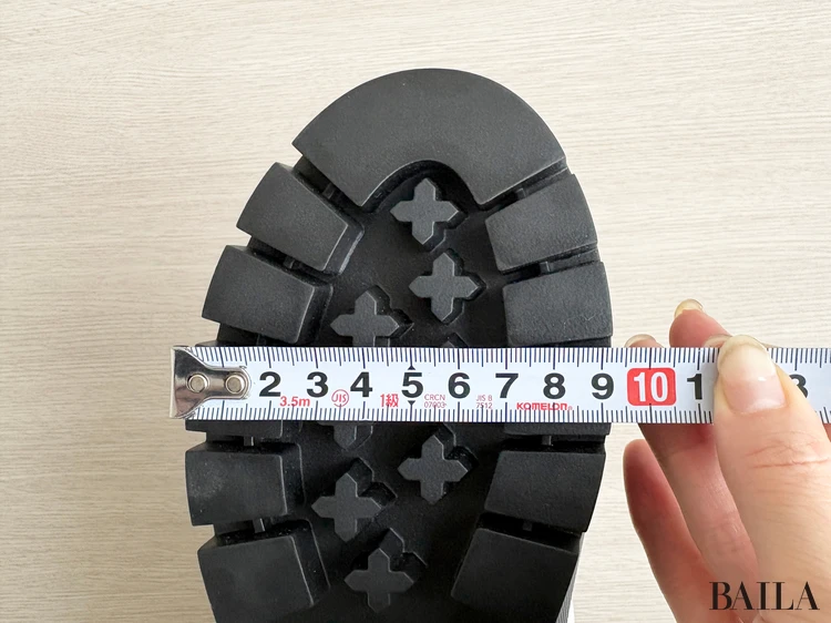 幅(足の甲、一番広い部分):約9cm