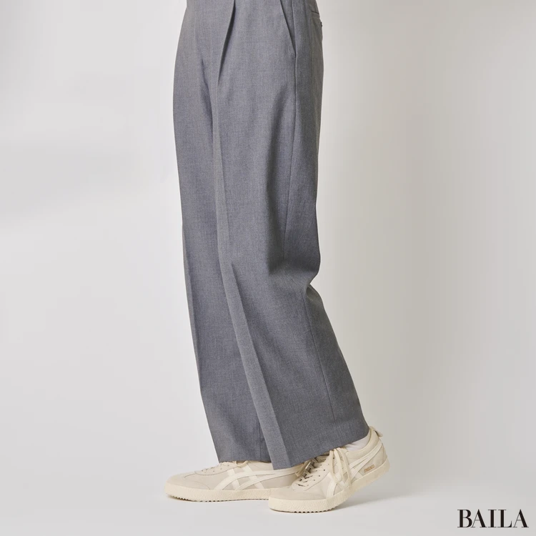 オニツカタイガーのスニーカーを試着　メキシコ66デレゲーション