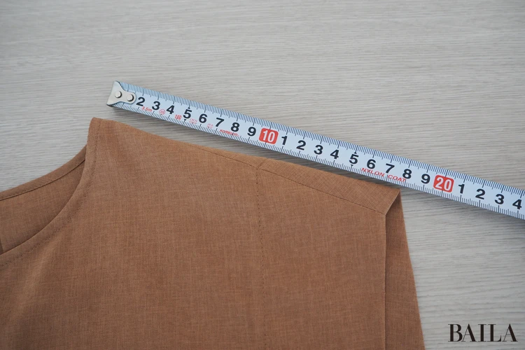 ブラウスの肩（襟〜袖先）：約18cm