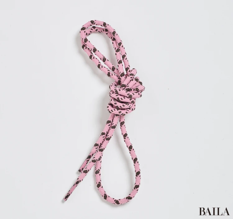 ニューバランスのスニーカーMT10の付属シューレース