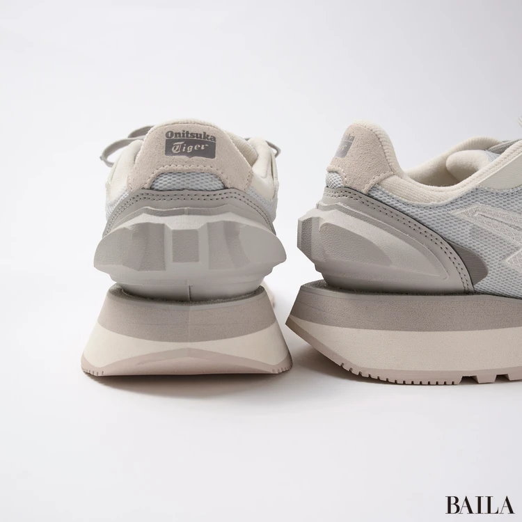 オニツカタイガーのスニーカー 厚底スニーカー MOAGECO