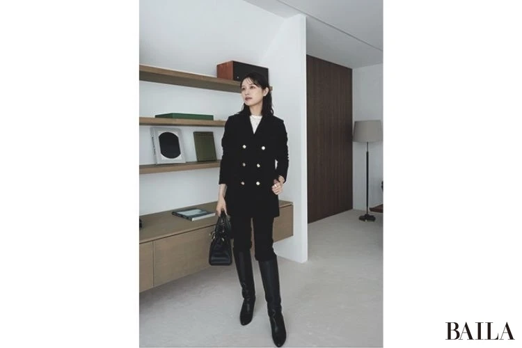 ネイビージャケットコーデ