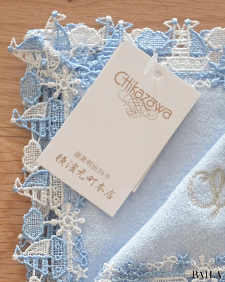 近沢レース店 元町本店限定「マリーン」のハンカチ タグの寄り