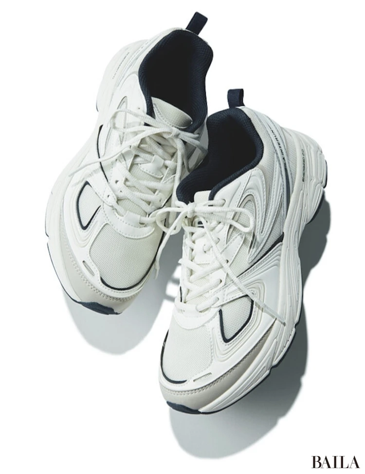 靴「FILA INTERUN」￥13200／エミ ニュウマン新宿店（エミ×フィラ）