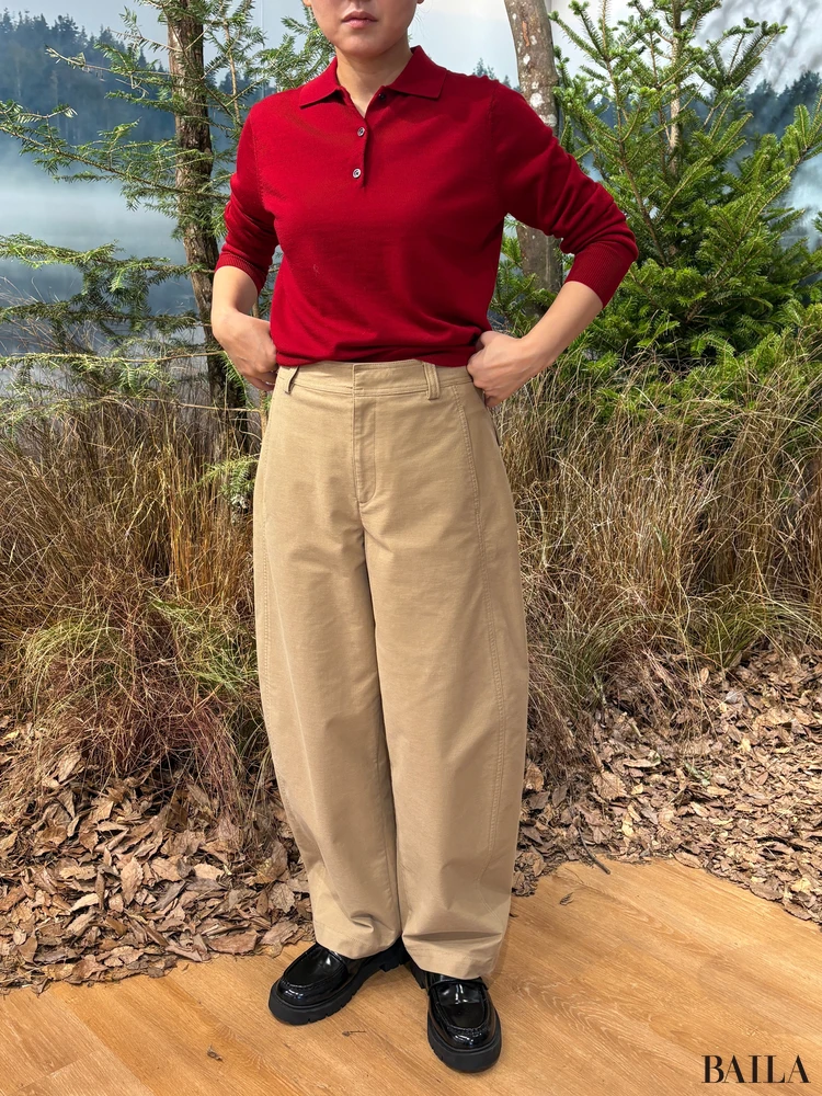 「メリノポロセーター」「ジャージーバレルレッグパンツ」