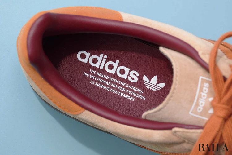 「アディダス オリジナルス」のGAZELLE INDOOR 後ろ画像