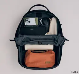 WHITE　通勤リュック　使い方