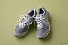 雨の日にも頼れるゴアテックスの「ニューバランス」の2002R GTX J　正面画像