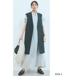 リラクシーな「ワンピース」をロングジレが知的に格上げ