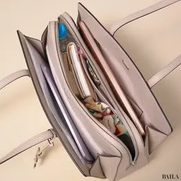 マイケル・コース　LAILA(ライラ) ぺブル レザー トート ミディアム　収納力