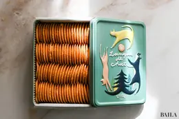 【Riviere リビエール】の猫のラングドシャ缶の中身