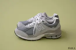 雨の日にも頼れるゴアテックスのスニーカー「ニューバランス」の2002R GTX J　横画像