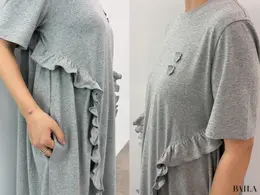 1枚で完成する立体シルエット「フリルTワンピース」￥3990