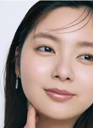 ＂社会性のある＂ツヤ肌ベースメイク