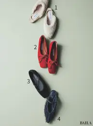 足もとから季節シフト！ 秋素材フラットシューズ4選