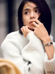 佐藤晴美　カルティエの腕時計コーディネート