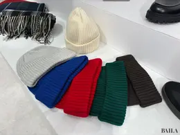 【GU（ジーユー）】2025年秋冬展示会！空港、オフィス、女子会…ニットからアウターまで、各シーンで使えるイマドキアイテムを試着レビューします！